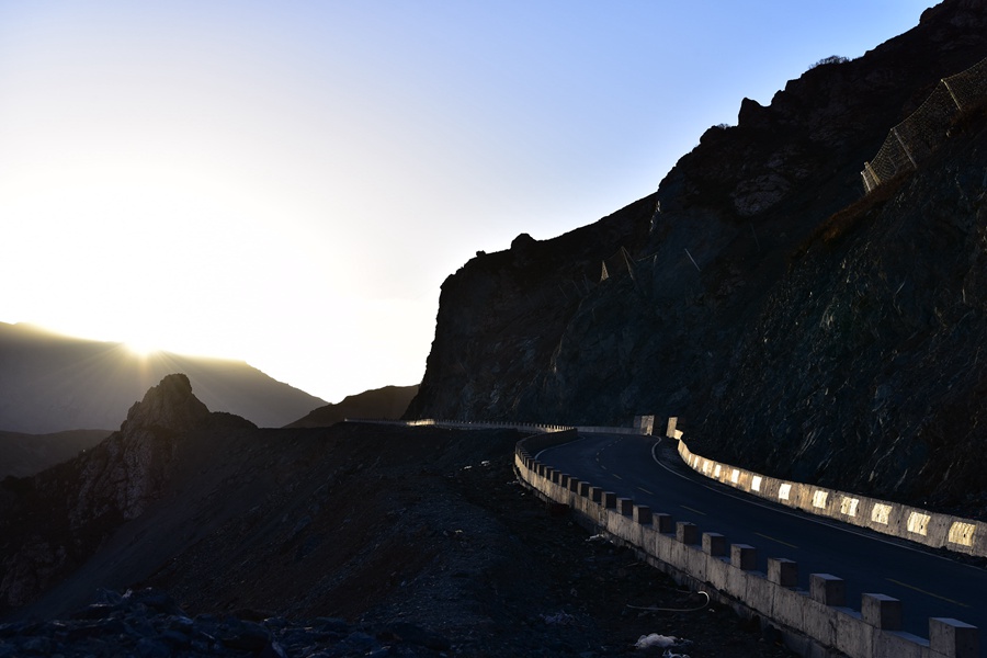 Lԭ·׃]ϡ{L ѩSz