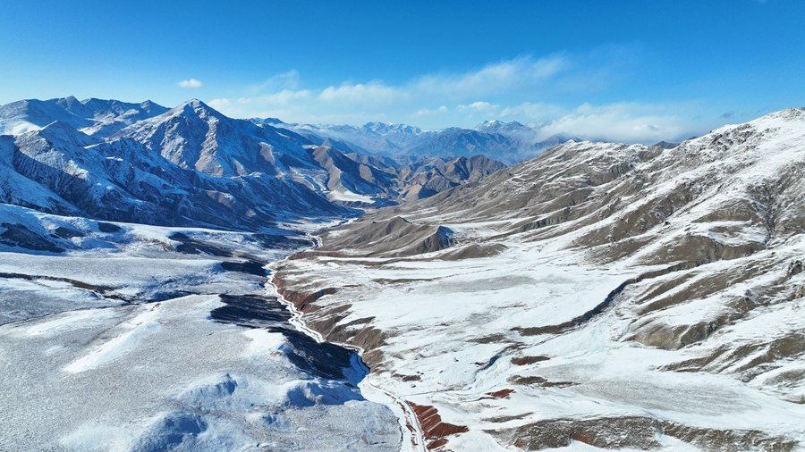 CCϣBɽҹ@ѩ ѩSAδz