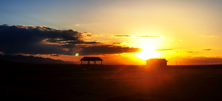 祁連山下，黑河壯美如畫。武雪峰 安維斌攝