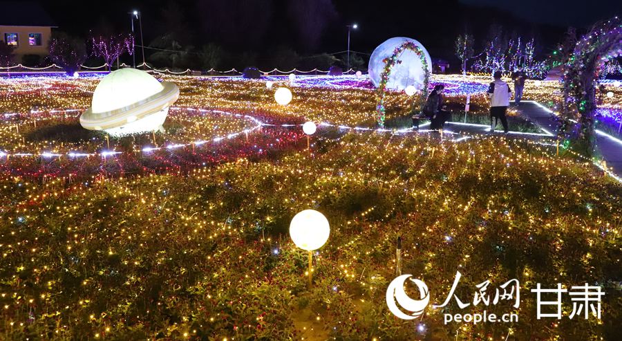 逛花海、賞明月、觀花燈 中秋可以這樣過【3】