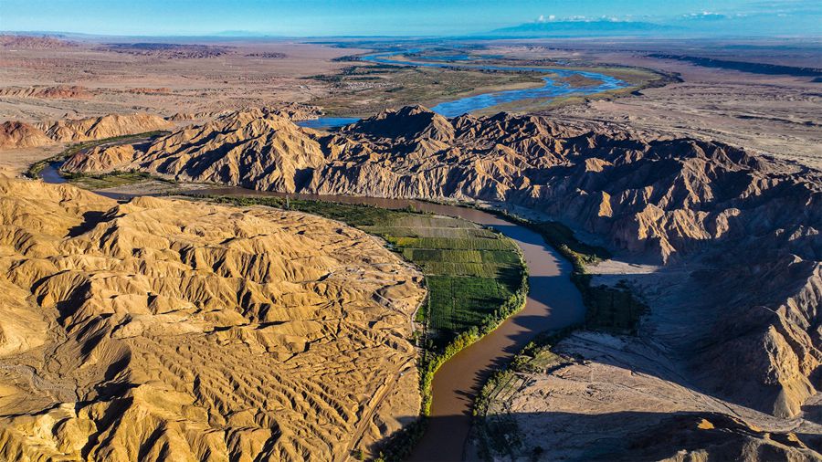 高臺縣羅城正義峽。屈昶攝