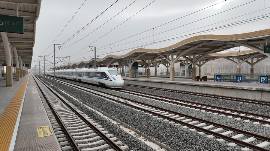 銀蘭高鐵中蘭段全線拉通試驗順利完成。中國鐵路蘭州局集團有限公司供圖