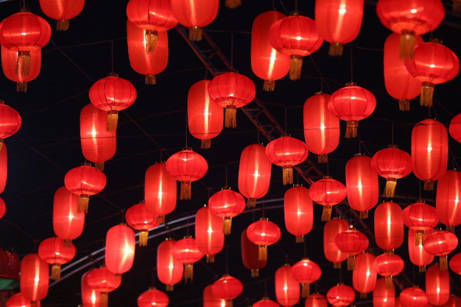 甘肅正寧：華燈璀璨迎元宵 小城年味濃。馬會剛攝