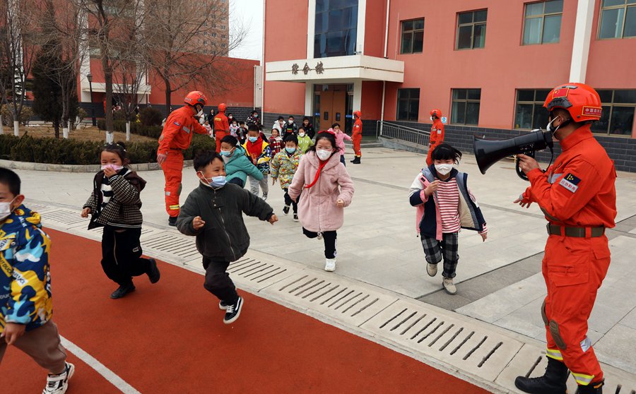 應急疏散演練。裴海博攝