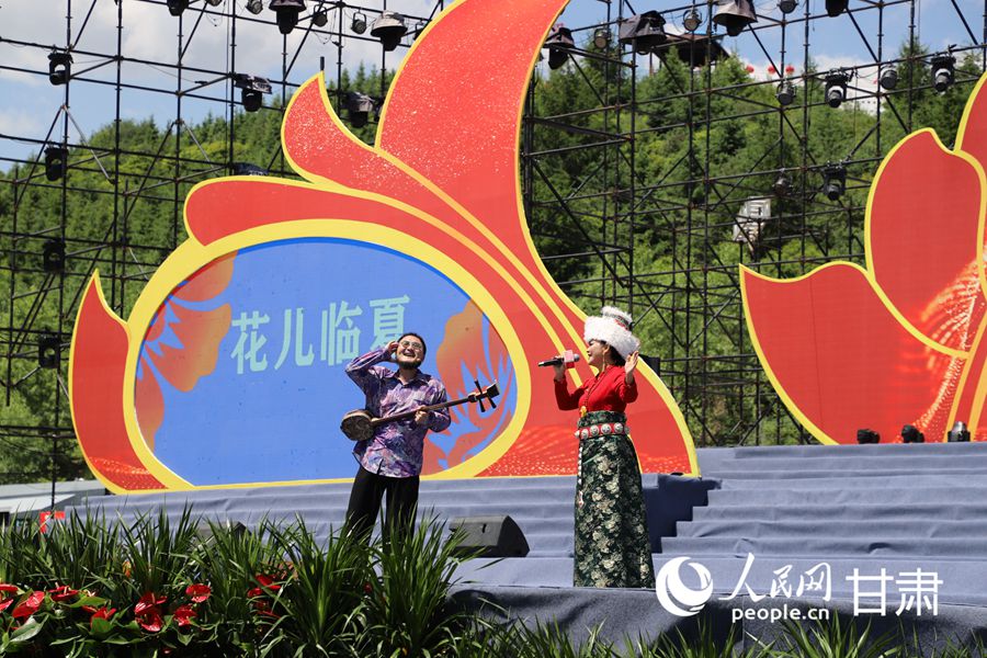 開幕式現場文藝演出。人民網記者 黃帆攝