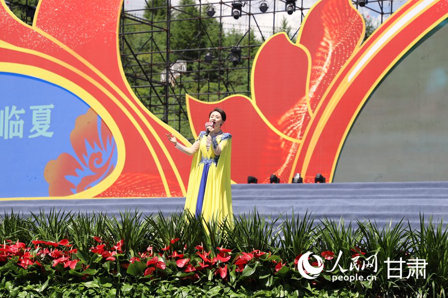 開幕式現場文藝演出。人民網記者 黃帆攝