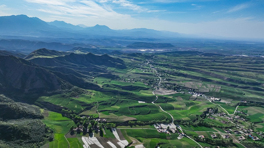 好風光！俯瞰祁連山下小村落【3】