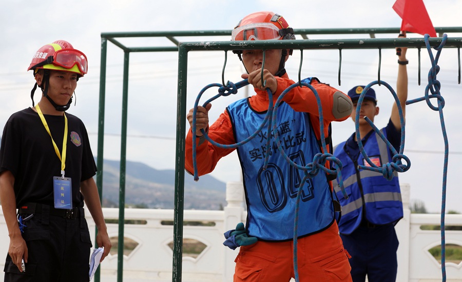 甘肅省森林消防總隊2023年“火焰藍”實戰化比武現場。甘肅省森林消防總隊供圖