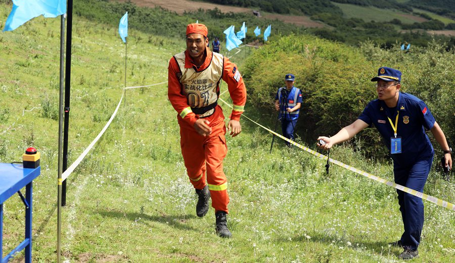 甘肅省森林消防總隊2023年“火焰藍”實戰化比武現場。甘肅省森林消防總隊供圖