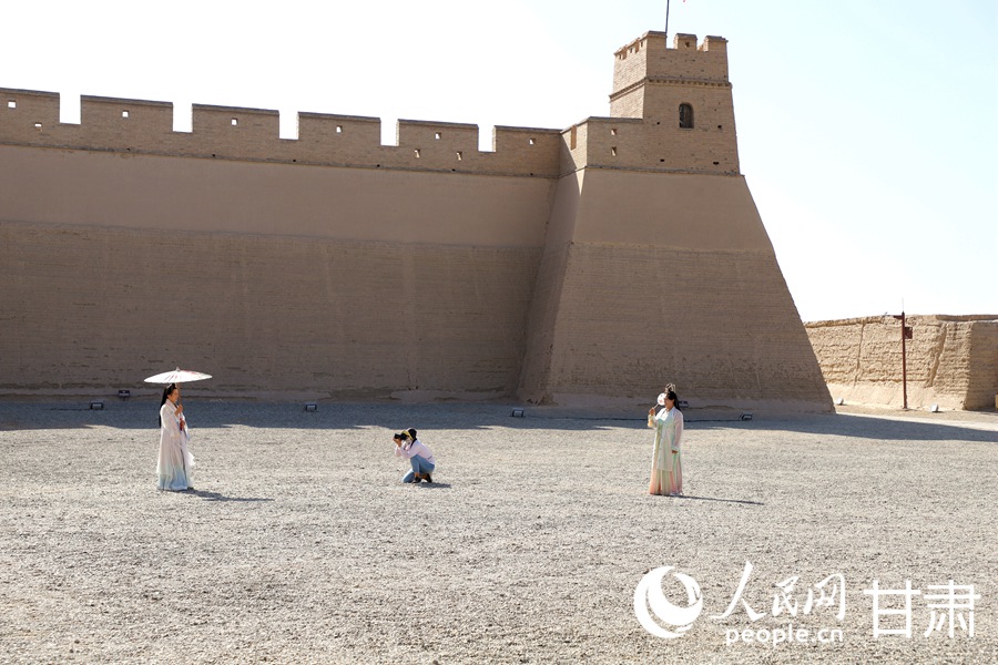 甘肅嘉峪關：大漠雄關迎客來
