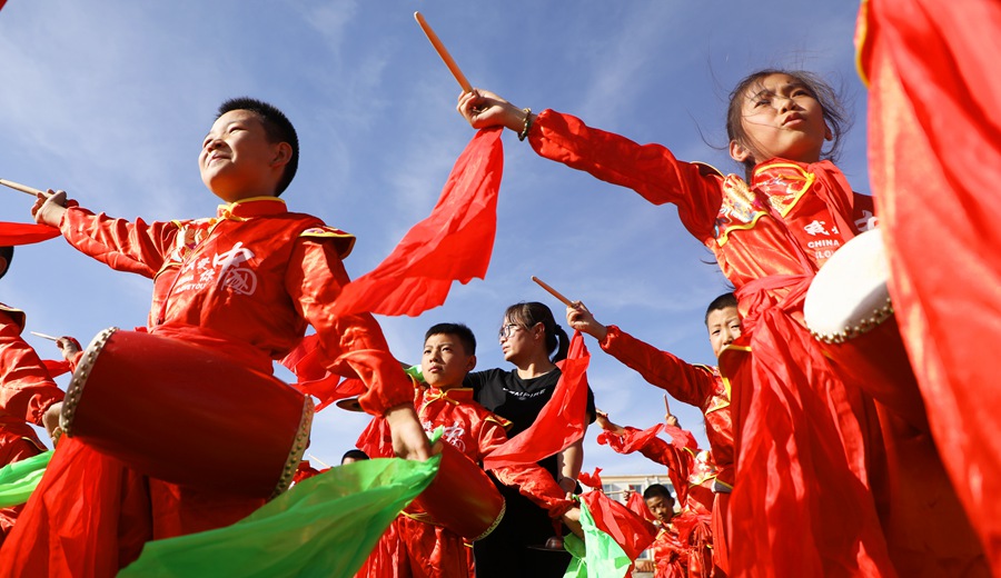 甘肅民樂：非遺進校園 文化共傳承。王曉涇攝