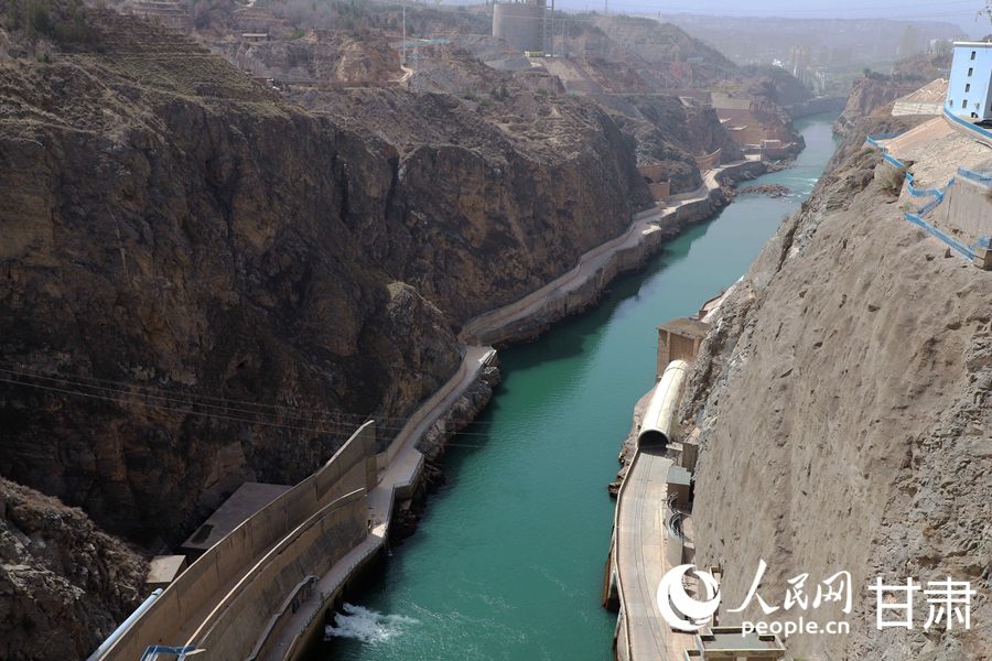 國網甘肅劉家峽水電廠大壩風采。人民網記者 高翔攝