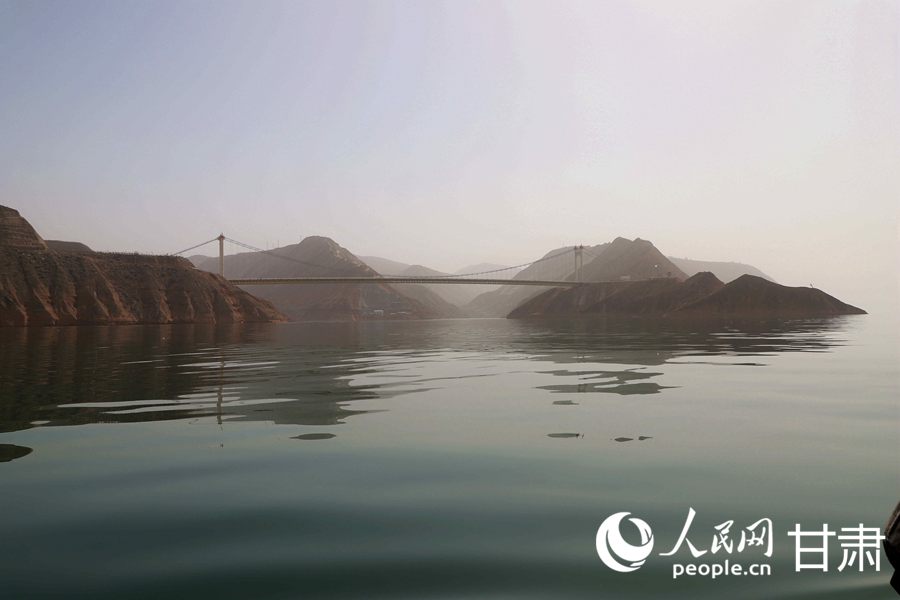 國網甘肅劉家峽水電廠水庫。人民網記者 高翔攝