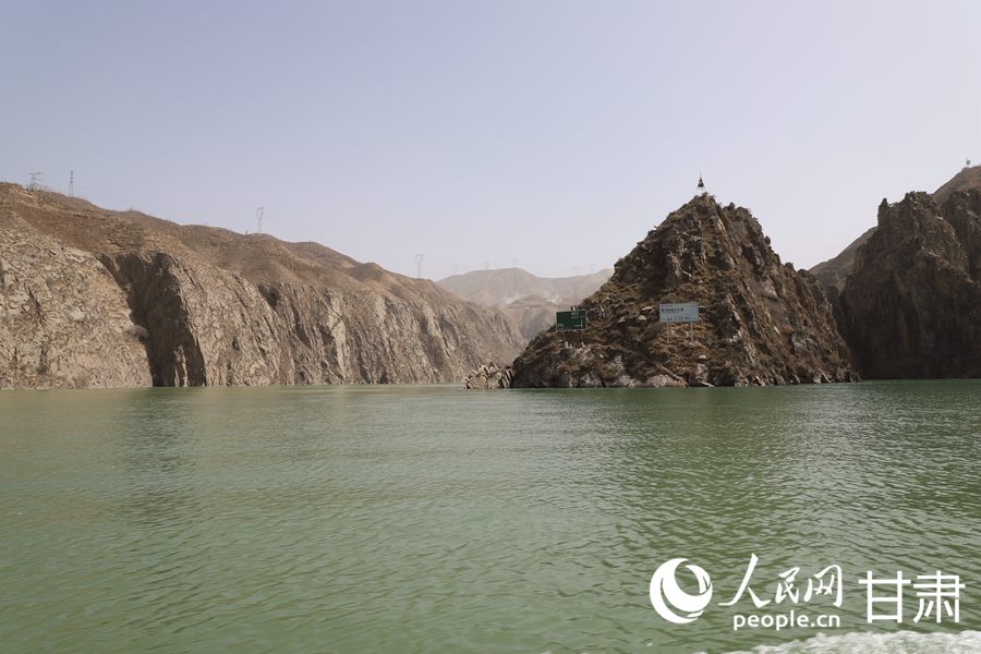 國網甘肅劉家峽水電廠水庫。人民網記者 高翔攝