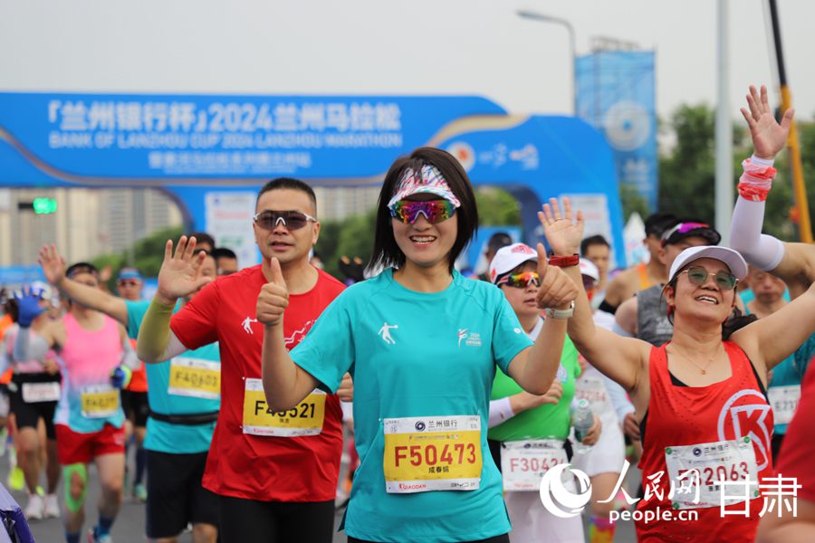 激情“蘭馬” 快樂奔跑。人民網記者 黃帆攝