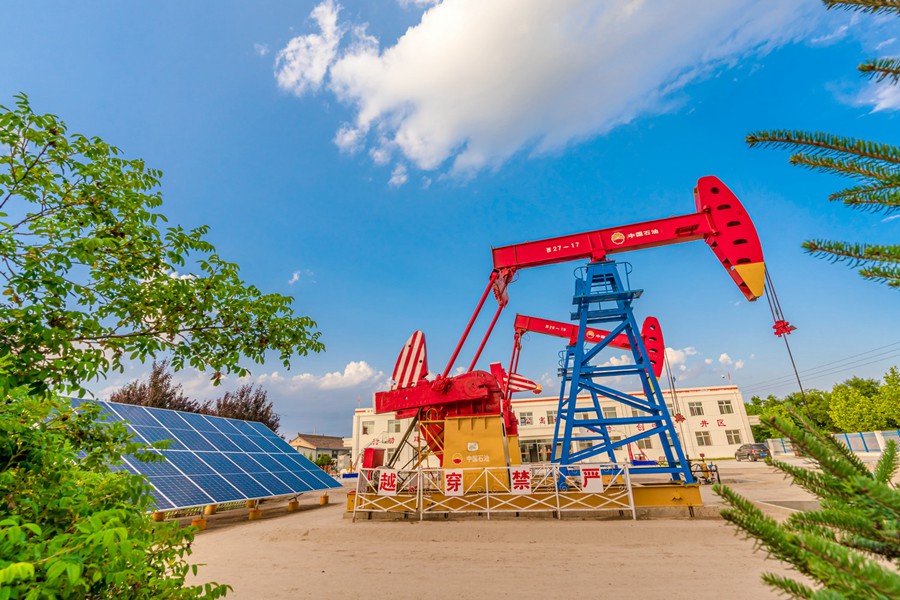 長慶油田第二采油廠推行光伏發電，助力碳中和。中國石油長慶油田公司第二采油廠供圖