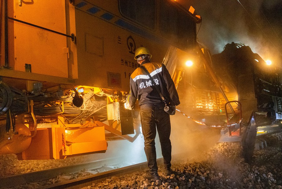 施工現場。蘭州鐵路局供圖