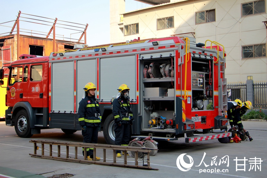 走進消防站 近距離感受“火焰藍”的別樣風采【4】