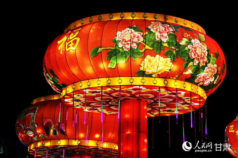 新春走基層|蘭州西固：璀璨燈展賀新春 共賞光影盛宴【3】