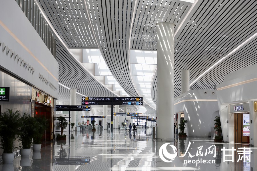 蘭州中川國際機場T3航站樓。人民網記者 焦隆攝