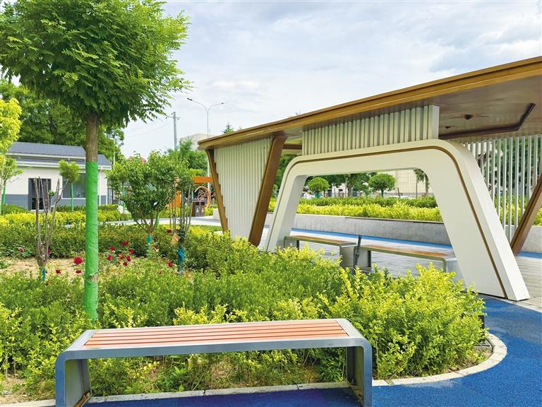 蘭州市盤旋路小游園一角