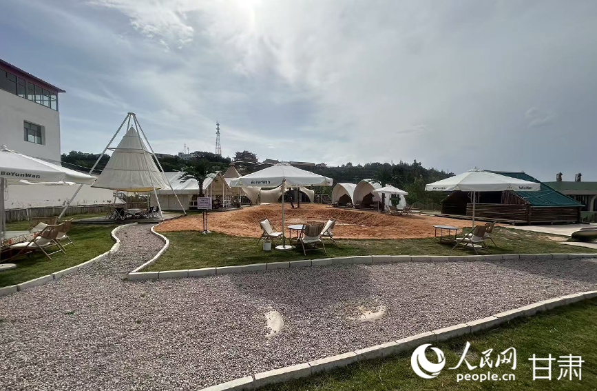 泊云灣小鎮。人民網 記者焦隆攝