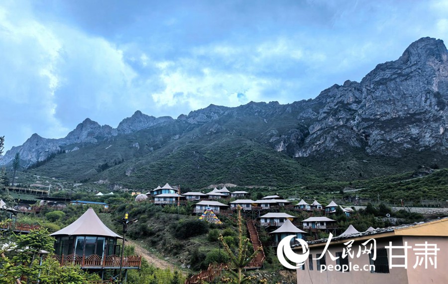 迭部縣扎尕那云境野舍帳篷酒店。人民網記者 周婉婷攝