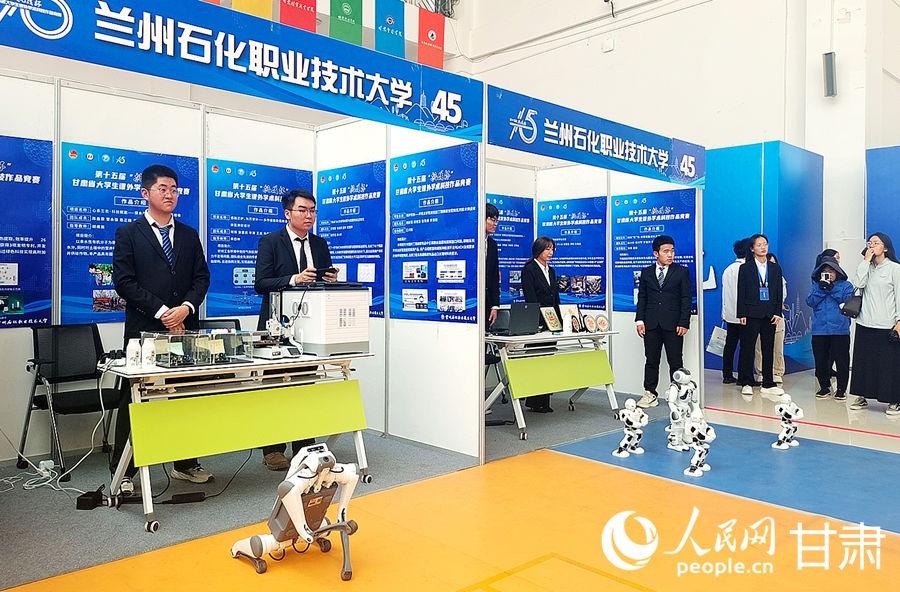 作品展覽現場。人民網記者 米媛攝