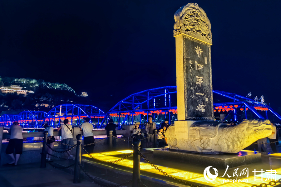 甘肅蘭州：夏夜中山橋 景美醉游人【8】