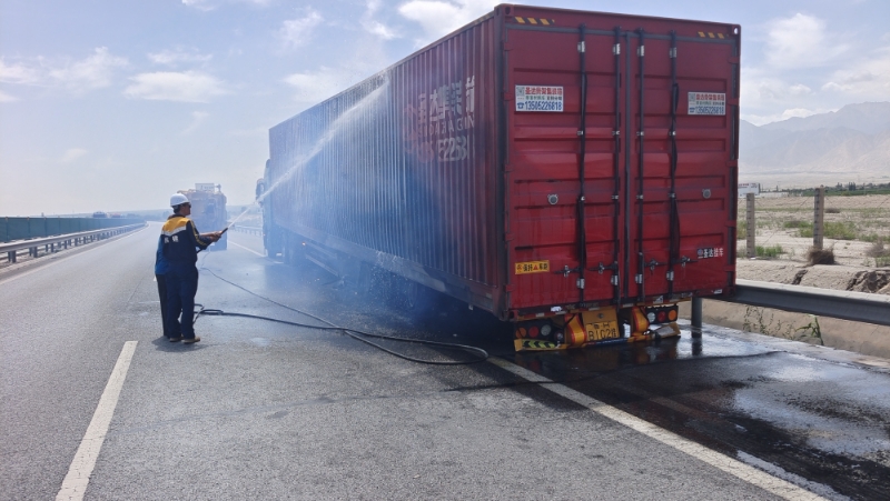 救援現場。王亞玲攝