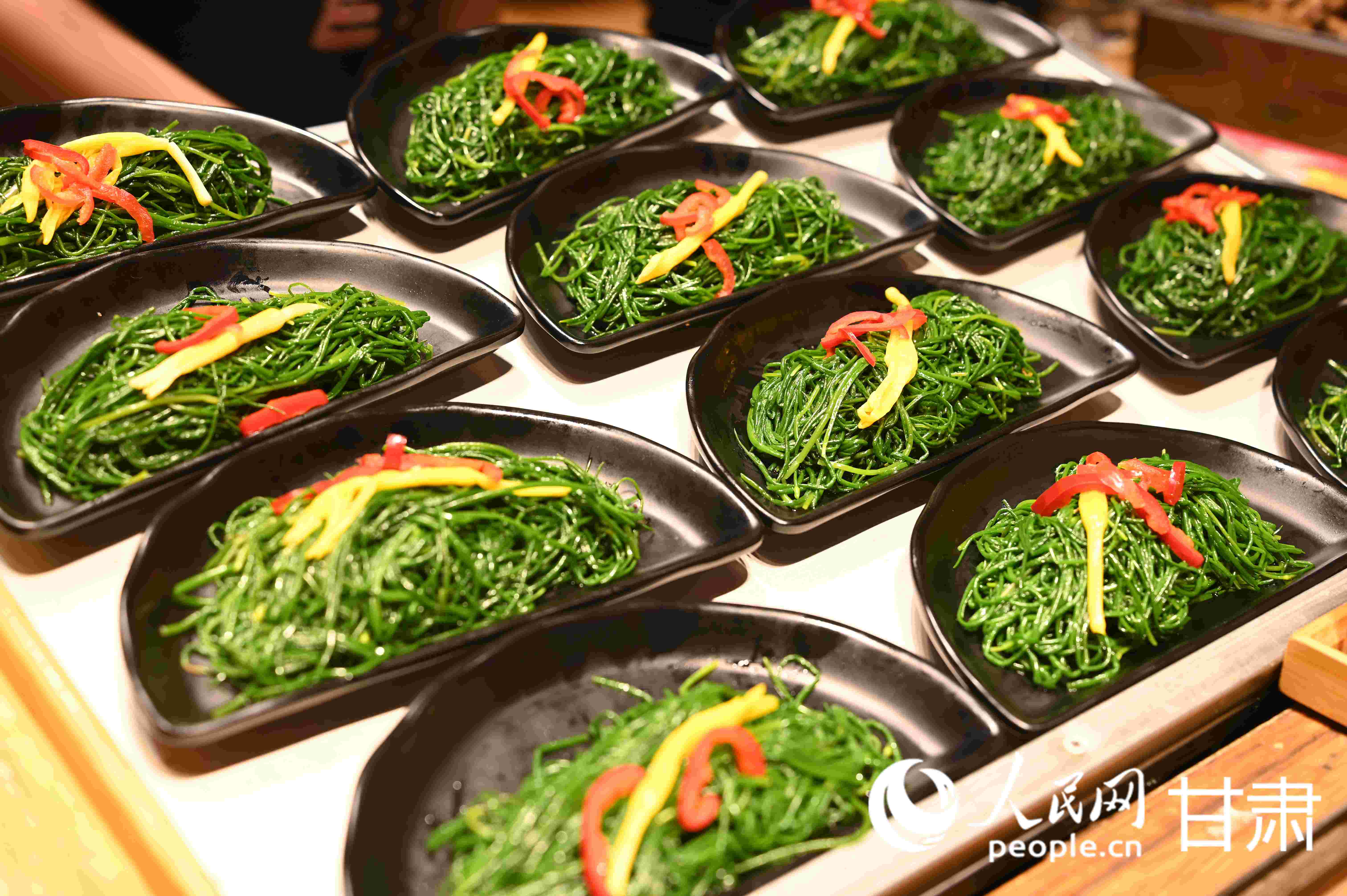 甘肅敦煌:“夜經濟”持續升溫【3】