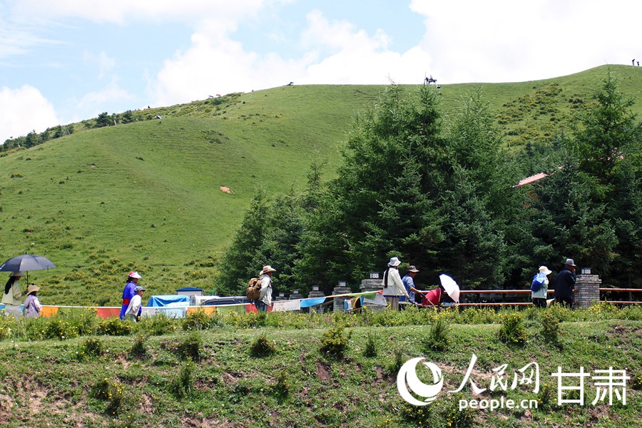 甘肅甘南：草原美景引客來【2】