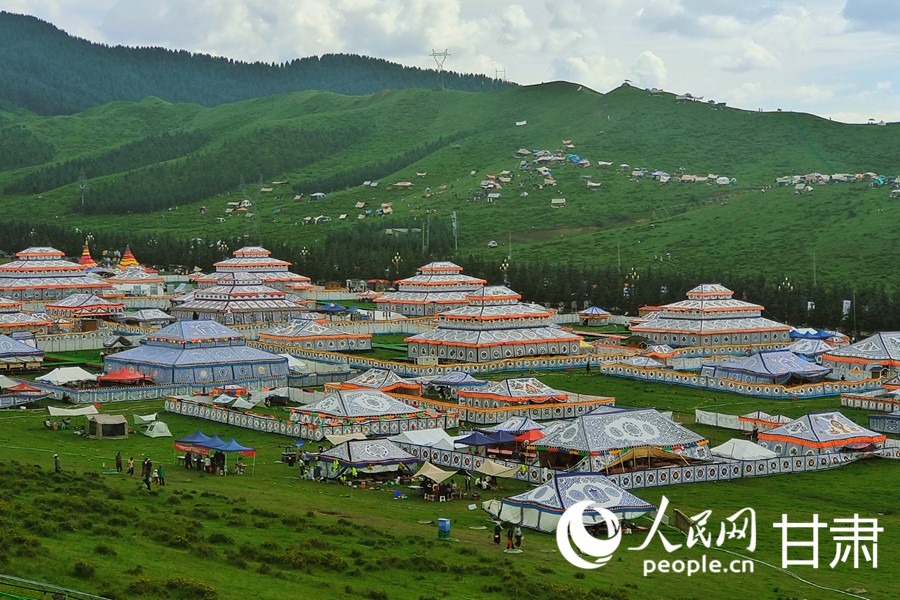 甘肅甘南：草原美景引客來