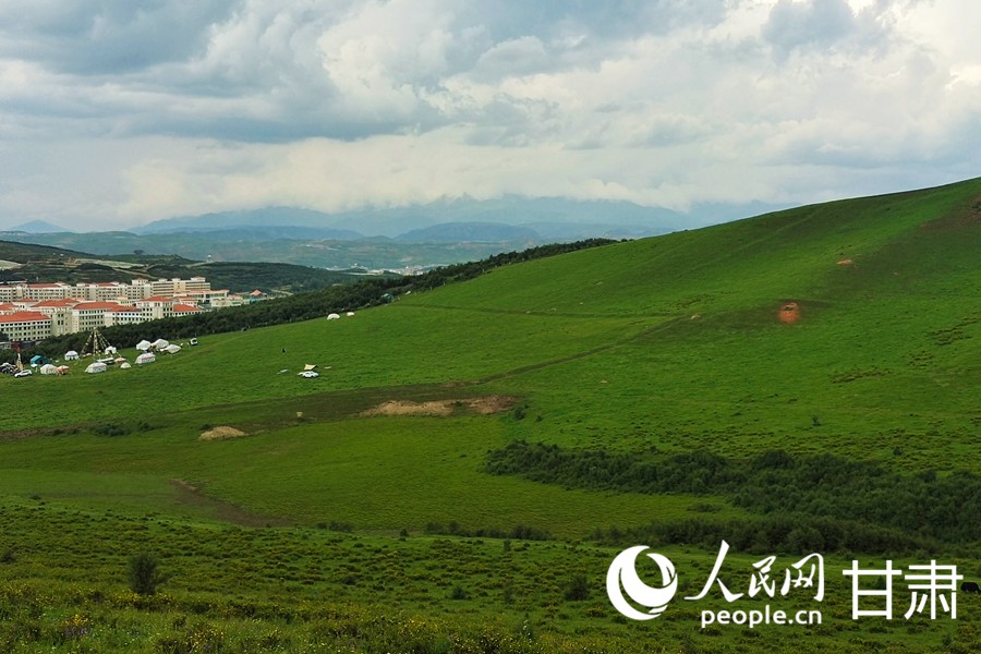 甘肅甘南：草原美景引客來【4】