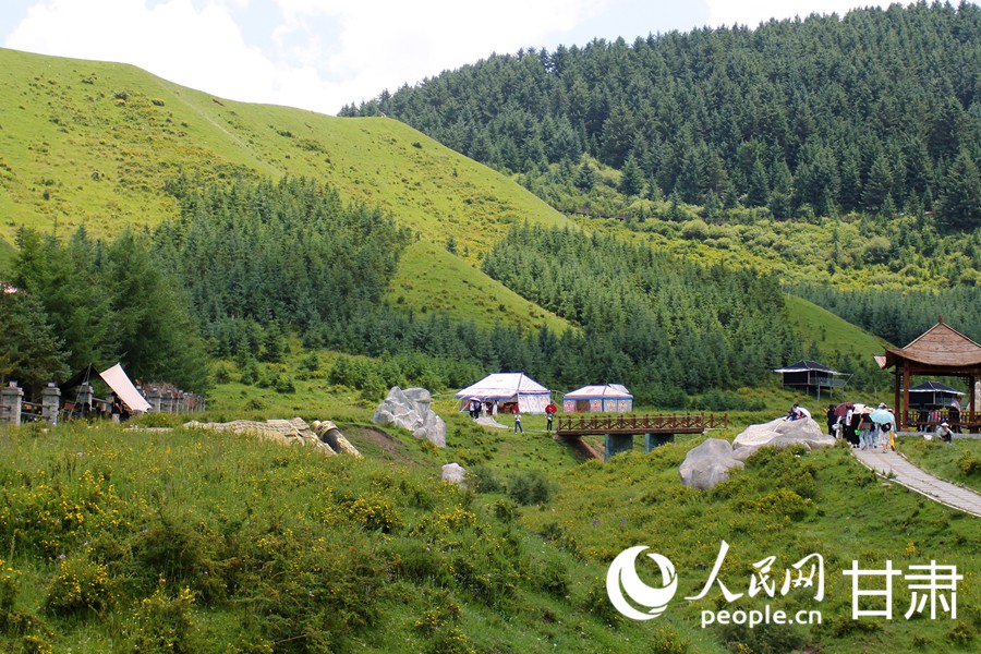 甘肅甘南：草原美景引客來【7】