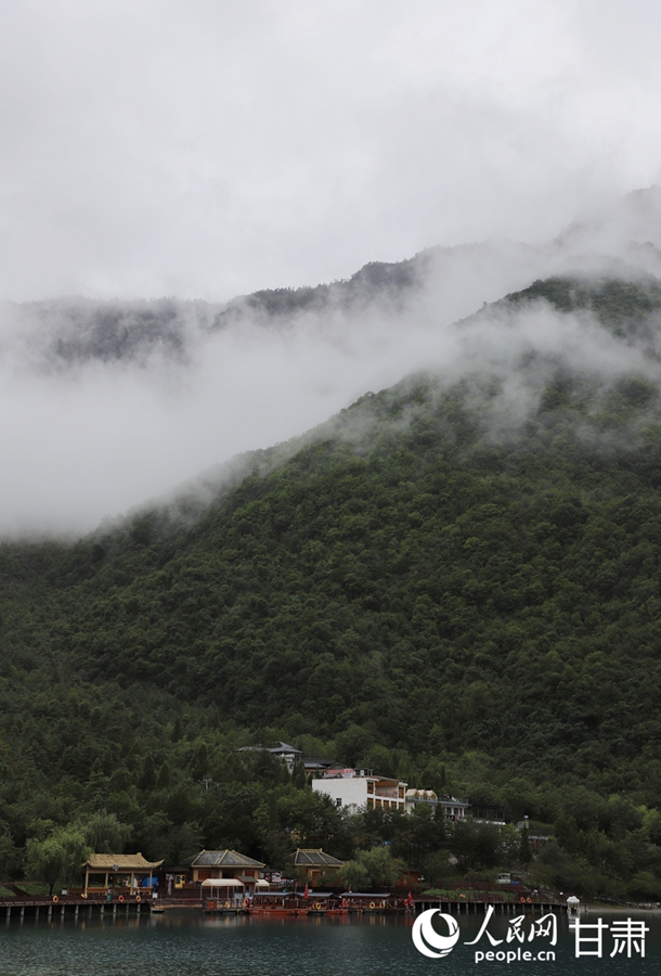 臨湖民宿。人民網記者 邵蘭攝