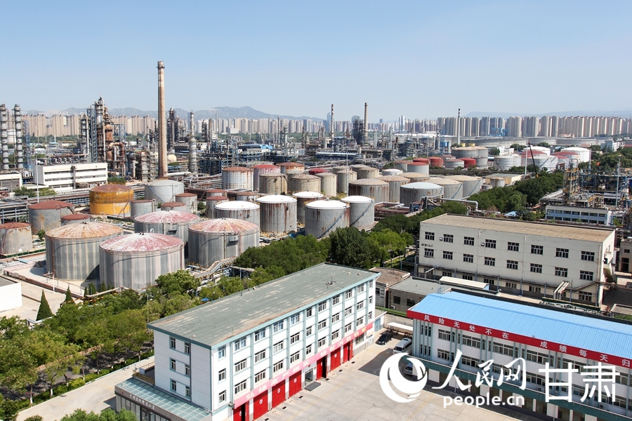 蘭州石化廠區。人民網記者 米媛攝