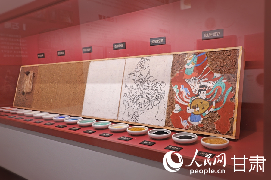 講述“東方微笑”守護之路 麥積山石窟保護歷程展啟幕