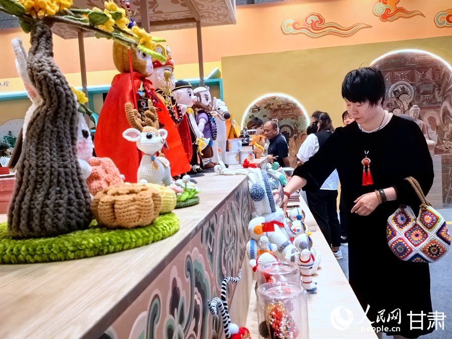 聚焦敦煌文博會｜非遺文創精品展實力“吸睛”【2】