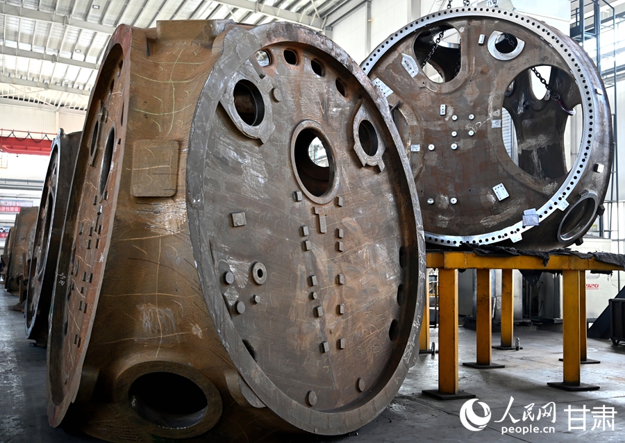 日月重工生產車間。人民網 席娟娟攝