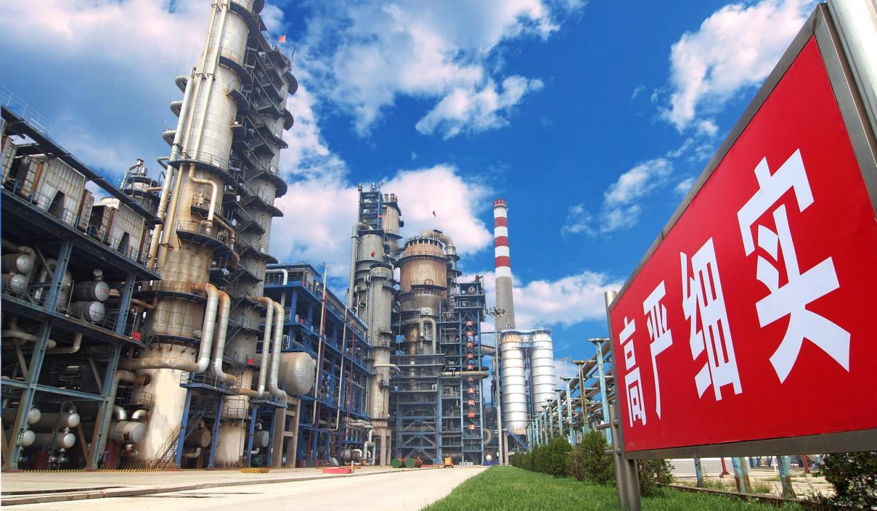 蘭州石化煉油二部300萬噸/年重催裝置。亓祥君 攝